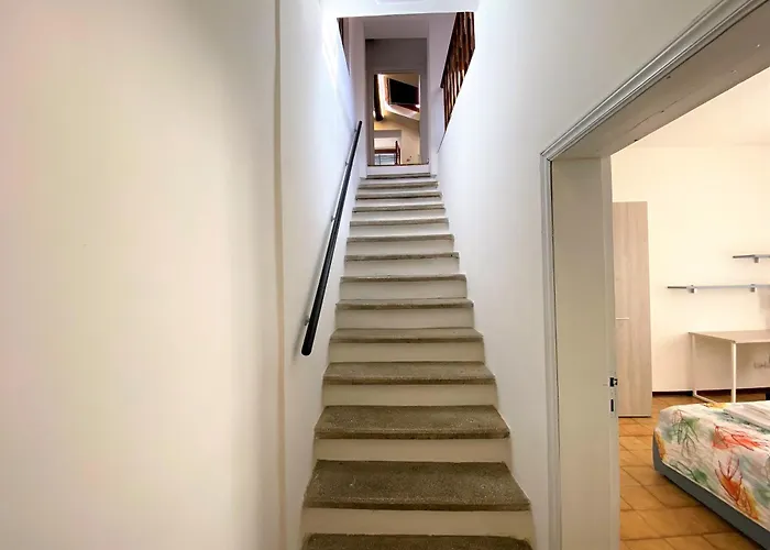 Palazzetto San Giovanni - In Front Of The Baptistry