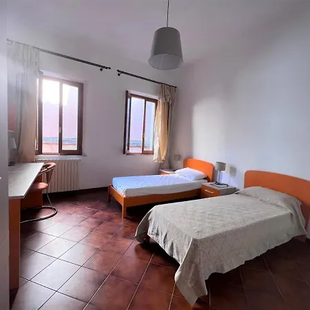 Palazzetto San Giovanni - In Front Of The Baptistry