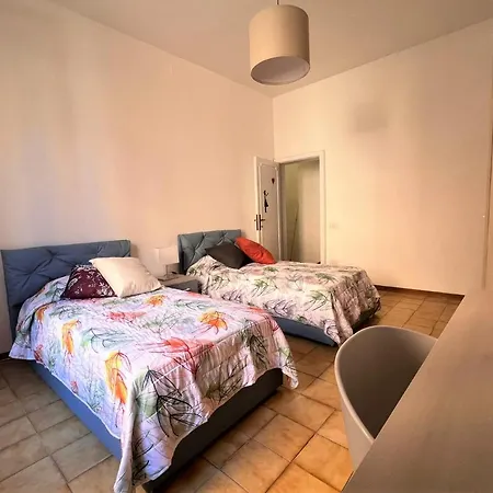 Palazzetto San Giovanni - In Front Of The Baptistry