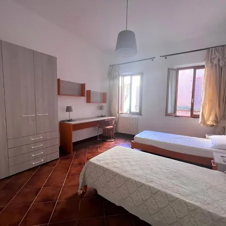 Palazzetto San Giovanni - In Front Of The Baptistry דירה